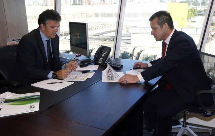 Gilmar Rinaldi e Dunga trabalhando na CBF (Foto: Divulgação / CBF)