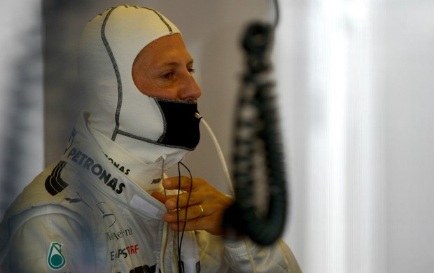 Michael Schumacher teve um domingo desastroso no GP da Hungria (Foto: AFP)
