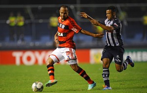 Alecsandro Emelec x Flamengo (Foto: AFP) Alecsandro Emelec x Flamengo (Foto: AFP)