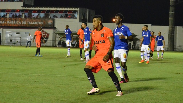 Resultado de imagem para Vitória x Cruzeiro 2016