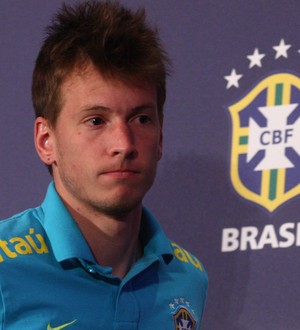 Neto quer mostrar trabalho a Dunga no jogo contra Palmeiras em SP