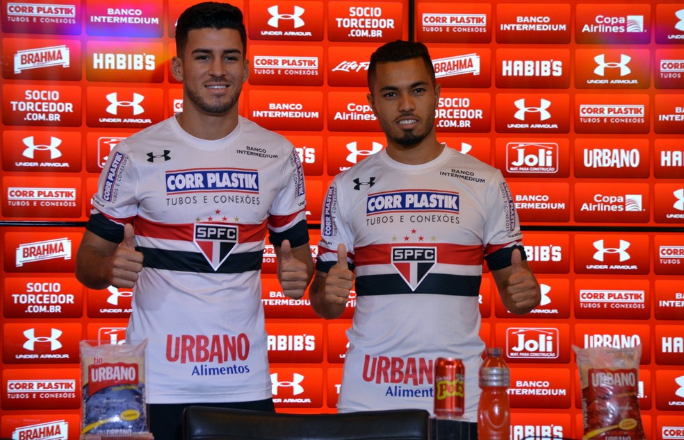 Marcinho e Morato assinaram contrato com o São Paulo até dezembro (Foto: Erico Leonan / site oficial do São Paulo FC)
