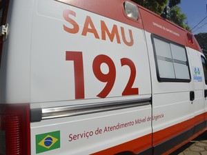 Samu chegou a atender o estudante no local do acidente (Foto: Franciele do Vale/ G1)