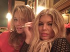 Mariana Ximenes faz selfie coladinha e mostra 'carão' com a cantora Fergie