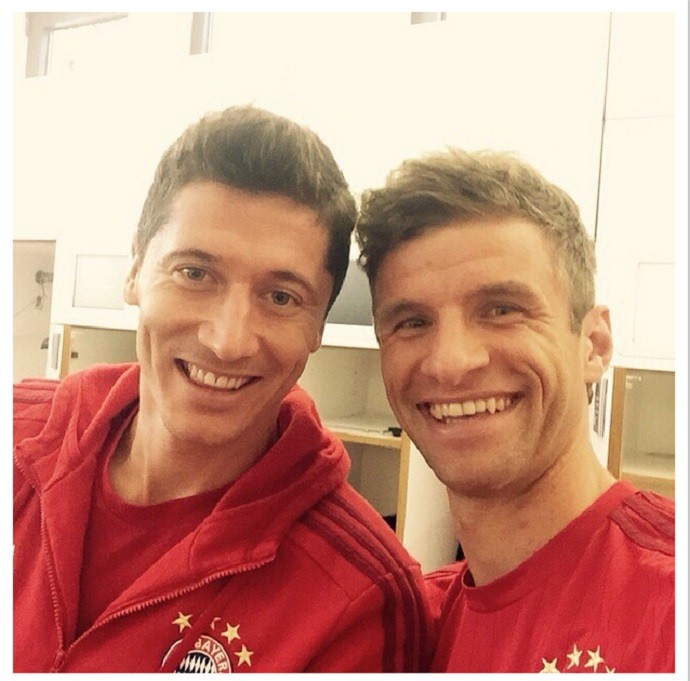 Lewandowski e Thomas Müller sorriem (Foto: Reprodução Instagram)