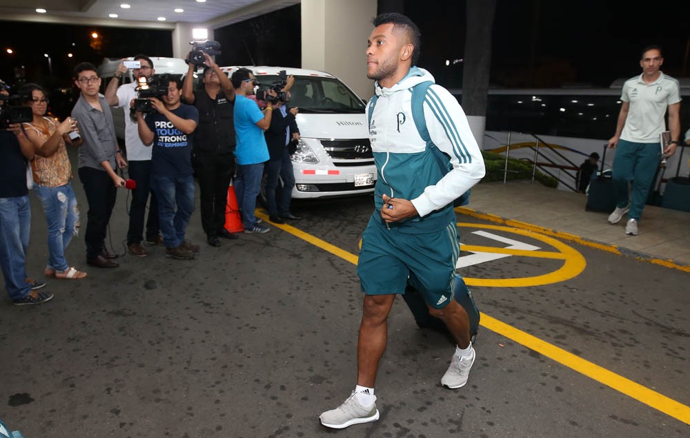  Borja passa mal na volta do Equador e vira dúvida no Palmeiras para pegar o Cruzeiro