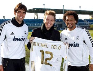 Michel Teló com Kaká e Marcelo no Real Madrid (Foto: Divulgação / Site Oficial do Real Madrid)