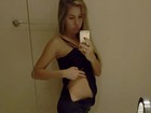 Ex-BBB Adriana mostra a barriga de grávida e diz: 'Roupas não dão'