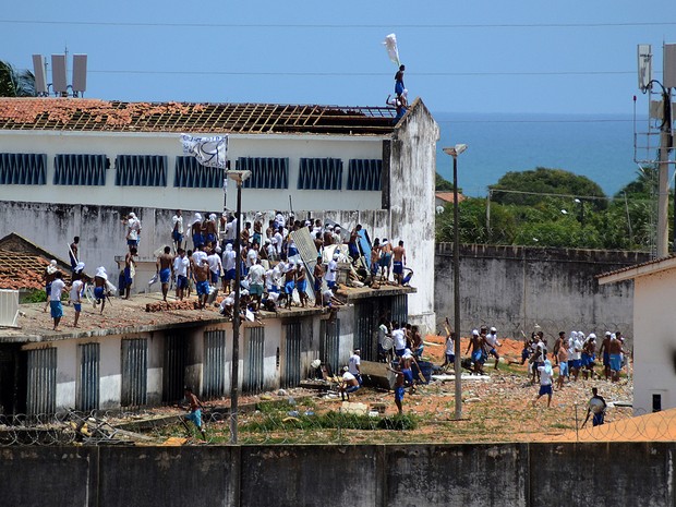 Presos iniciaram novo motim na Penitenciária de Alcaçuz, no RN, nesta terça (17) (Foto: Frankie Marcone/Futura Press/Estadão Conteúdo)