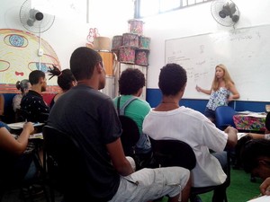 Alunos do Jovem de Expressão em oficina de jornalismo comunitário (Foto: Dayane Gonçalves/Jovem de Expressão)