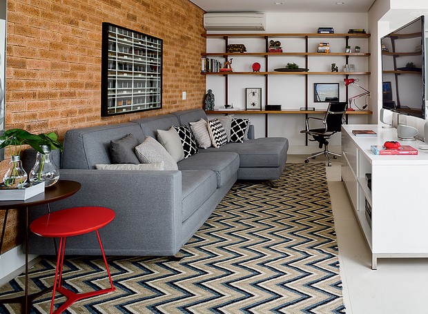Vasos Na Sala De Tv ~ Pinheiro foi unir sala de TV e escritório no andar de cima da casa de Vasos Na Sala De Tv ~ Pinheiro foi unir sala de TV e escritório no andar de cima da casa de