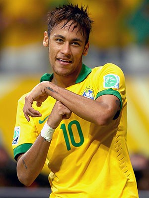 Neymar gol Brasil Itália em Salvador (Foto: Getty Images)