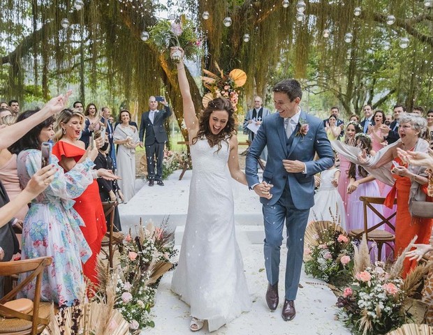 Amanda Richter e Felipe Carreras casaram no dia 30 de outubro de 2021 (Foto: Giovani Garcia)