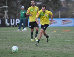 Eduardo, lateral esquerdo do América-MG (Foto: Divulgação/AFC)