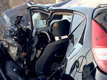 Condutora de um dos carros perdeu o controle da direção em uma curva, segundo a PRE (Foto: Reprodução/RPCTV)