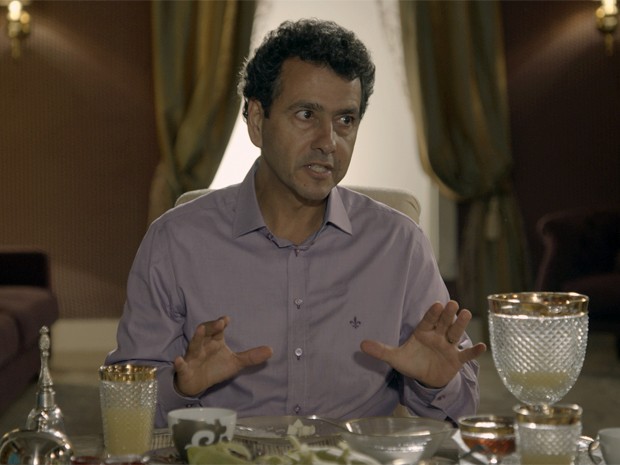 Aderbal deixa a filha namorar Rafael, com algumas regrinhas básicas (Foto: TV Globo) Aderbal deixa a filha namorar Rafael, com algumas regrinhas básicas (Foto: TV Globo)