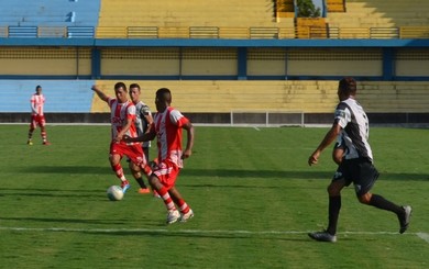 Confronto foi realizado no estádio Colosso do Tapajós (Foto: Michael Douglas/GloboEsporte.com)