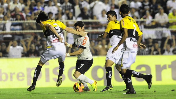 Corinthians x Criciúma  (Foto: Marcos Ribolli/GloboEsporte.com)