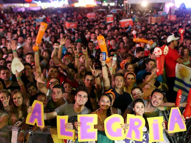 Planeta Atlântida: fãs pedem pelo início do show de Ivete Sangalo (Foto: Jefferson Bernardes/Agência Preview)