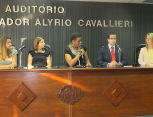 investigações nos clubes com a juiza Ivone  (Foto: Thiago Fernandes/Globoesporte.com)