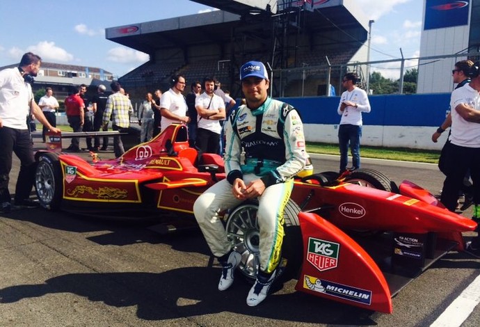 Nesta quarta, Nelsinho Piquet participou de simulação de corrida da Fórmula E em Donington Park (Foto: Steve Hewett)