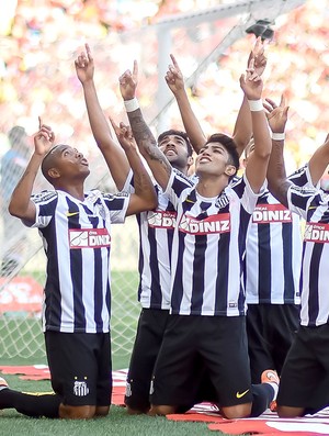 Comentaristas veem briga por vaga na Libertadores até o Santos, oitavo