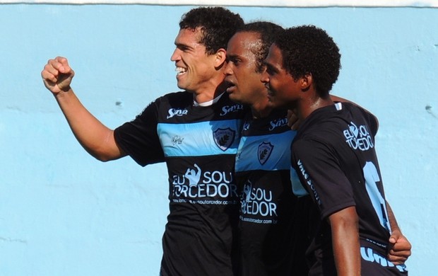 Jogadores do Londrina comemoram gol (Foto: Divulgação/Site oficial do Londrina)