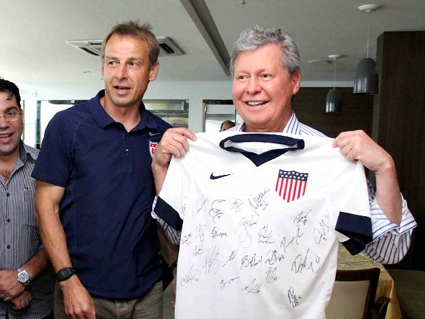 Técnico da seleção dos EUA, Jurgen Klinsmann, visitou Manaus   (Foto: Arlesson Sicsú/PMM)