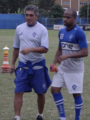 Técnico Luís Carlos Sá contava com o lateral Wallace para a Copa Espírito Santo (Foto: Richard Pinheiro/GloboEsporte.com)