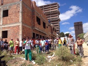 Categoria reivindica aumento de 12% no piso salarial (Foto: Renata Torres/TV Asa Branca)
