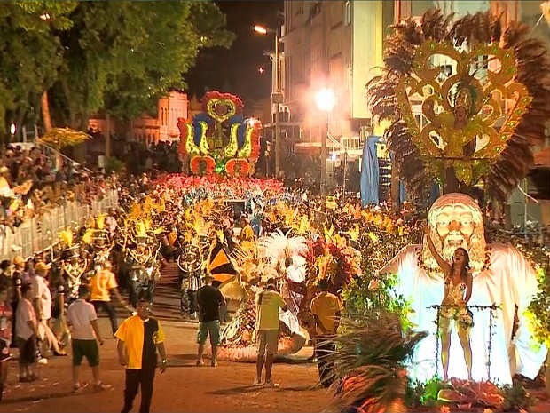 Irmãos Metralha campeã carnaval 2015 SJDR 3 (Foto: Reprodução/ TV Integração)