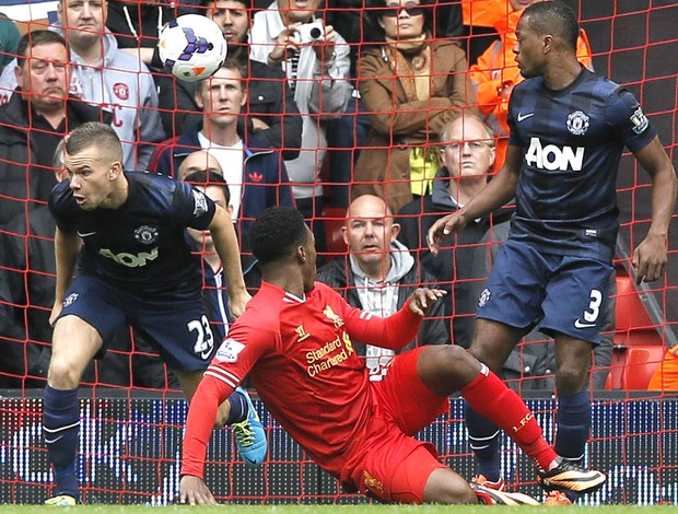 Sturridge gol Liverpool contra o Manchester United (Foto: Agência Reuters)