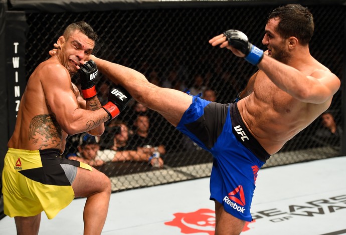 Vitor Belfort perde para Mousasi (Foto: Getty Images)