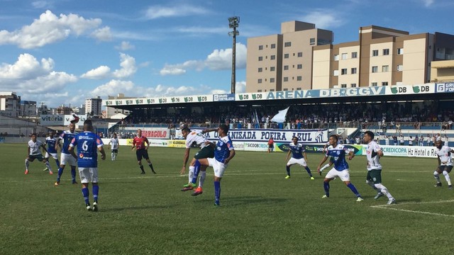 URT x Caldense; estádio Zama Maciel, 1ª rodada do Campeonato Mineiro (créditos: Mahrdas Gomes)