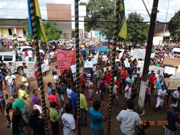 Índios fizeram manifestação em Oiapoque, no Amapá (Foto: Adolfo Silva/Arquivo Pessoal)