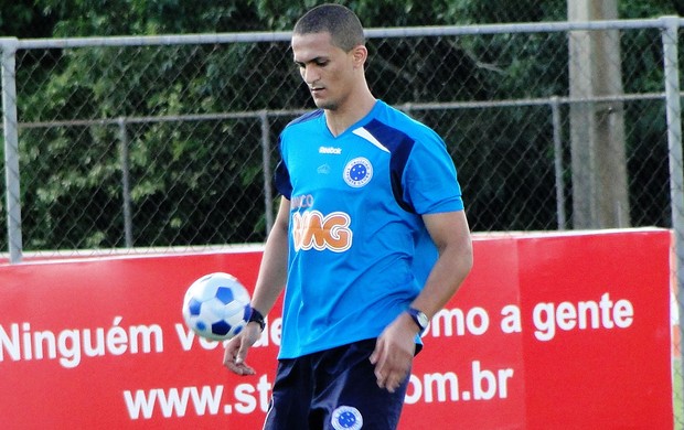 Mateus  zagueiro do Cruzeiro (Foto: Fernando Martins/Globoesporte.com)
