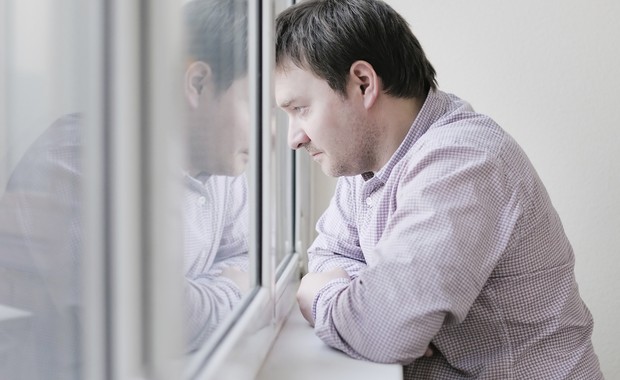 É real: homens também podem ter depressão pós-parto - Forbes