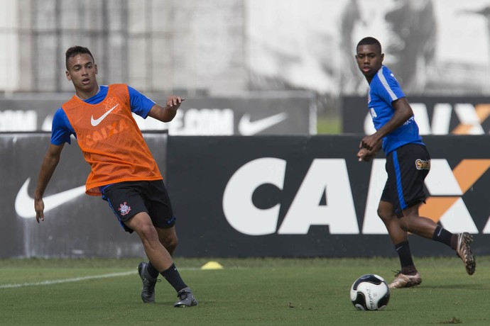 Sem Malcom em treino, Tite relaciona 19 jogadores para estreia no Paulistão