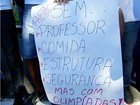 Servidores estaduais da Educação em Campos, RJ, realizam manifestação