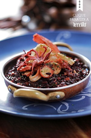 Paella com arroz negro (Foto: Rogério Voltan/ Editora Globo)