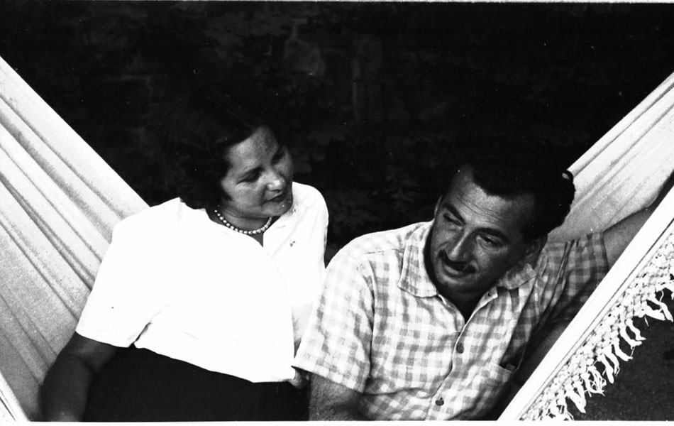 Jorge Amado e Zélia Gattai na Tchecoslováquia, no ano de 1951 (Foto: Zélia Gattai/Acervo Fotográfico Zéllia Gattai)