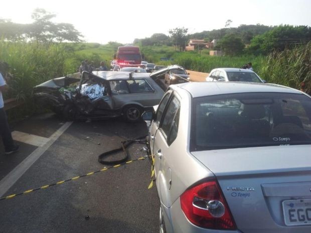 G1 Colisão Frontal Deixa Um Morto E Quatro Feridos Em Jaú Notícias