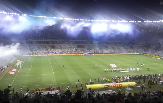 cadeiras vazias do Mineirão na decisão da Copa do Brasil