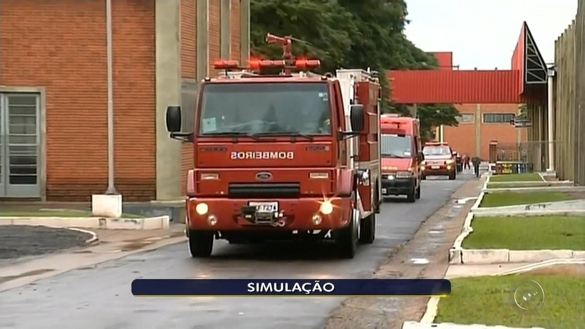Simulado de incêndio chama atenção de moradores em Ourinhos - Globo.com
