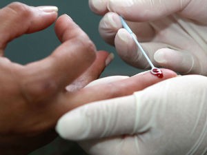 Exame preventivo e coquetel de medicamentos permitem que a criança nasça livre da Aids (Foto: Cesar Brustolin/SMCS/Divulgação)