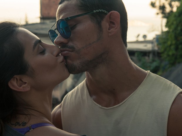 José Loreto e Cleo Pires em cena do filme sobre o lutador José Aldo (Foto: Divulgação)