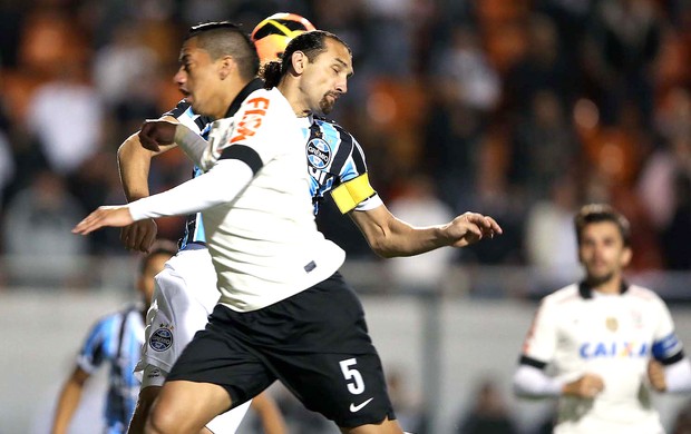 Barcos e Ralf jogo Corinthians e Grêmio (Foto: Marcos Ribolli / Globoesporte.com)