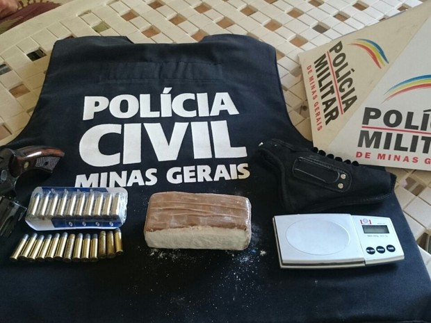 Operação conjunta Polícia Militar e Polícia Civil em Cláudio (Foto: Polícia Militar/ Divulgação) Operação conjunta Polícia Militar e Polícia Civil em Cláudio (Foto: Polícia Militar/ Divulgação)