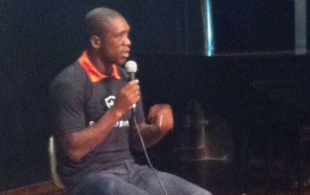 Seedorf sentado (Foto: Cauê Rademaker) Seedorf sentado (Foto: Cauê Rademaker)