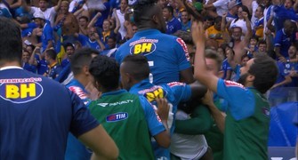 TEMPO REAL: Cruzeiro faz belo gol e chega ao 3º sobre o Sport no Mineirão (Reprodução/ Premiere)